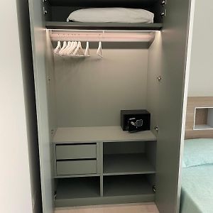 Studio accessibile ai disabili con letto king size